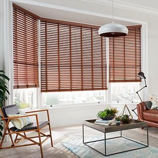 Wooden Blinds_Wood Illusions Nutmeg_Roomset