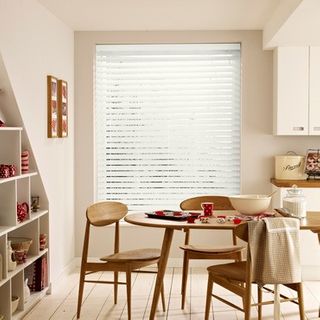 Wooden Blinds_Haywood Silk White_Roomset