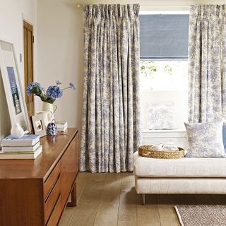 Curtain Toile French Blue Roomset