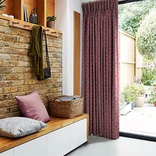 Curtains_Roomset_Nexus-bordeux