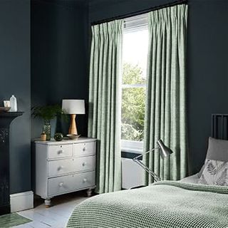 Curtains_Roomset_Allure-glacier