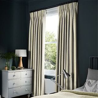 Curtains_Roomset_City-chartreuse