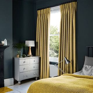 Curtains_Roomset_Fascination-ochre
