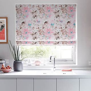 Roman Blind Caprice Soft Pink