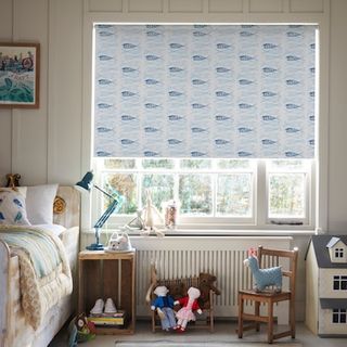 Fishbone aqua roller blind