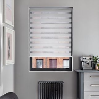 Enlight white roller blind