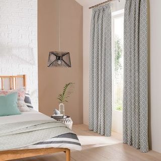 Curtain_Laverne Graphite_Roomset