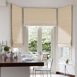Roman Blind_Harlow Cream_Roomset