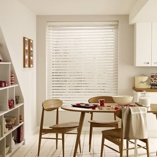 Wooden Blinds_Wood Illusions Pure White_Roomset