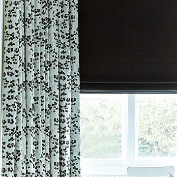Roman Blind_Tetbury Black_with_Nova Black_Curtains_Dining Room