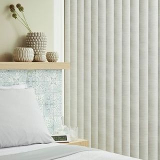 Vertical Blind_Iowa Linen_Bedroom