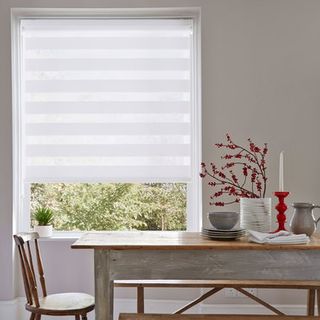 Roller Blind_Cascade White_Roomset