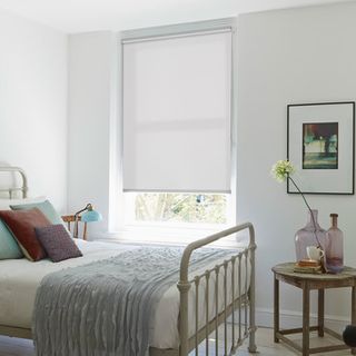 Roller Blind_Kelis White_Roomset