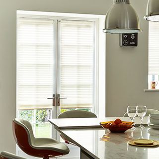 Pleated Blind_Bali Ivory_Roomset