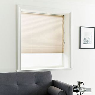 Pleated Blind_Elba Natural_Roomset