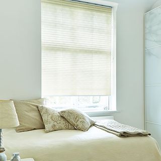 Pleated Blind_Geneva Beige_Roomset