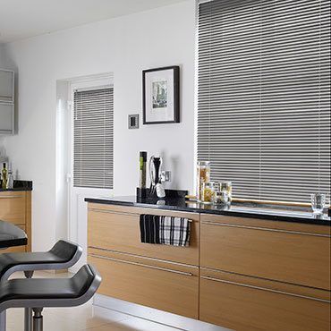 Venetian Blind_Spectrum Satin Silver_Roomset