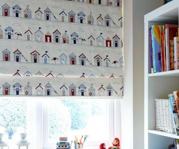 Nursery patterned roller blind