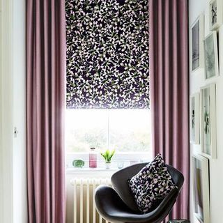 Charlotte-Beevor-Radiance-Mauve-Curtains-with-Grapeflower-Berry-Roman-blind-living-room