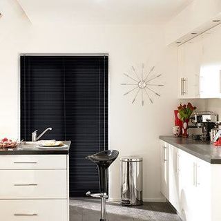 Venetian Blind_Studio Jet_Roomset
