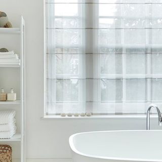 ombre-natural-voile-roman-blind