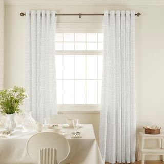 Curtain_Daze Ivory_Roomset