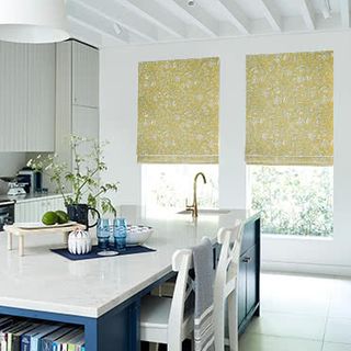 roman_blind_pattern_oralia_ochre