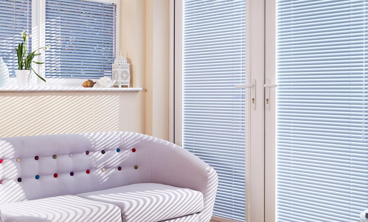 Oriental Blue Venetian blinds in conservatory