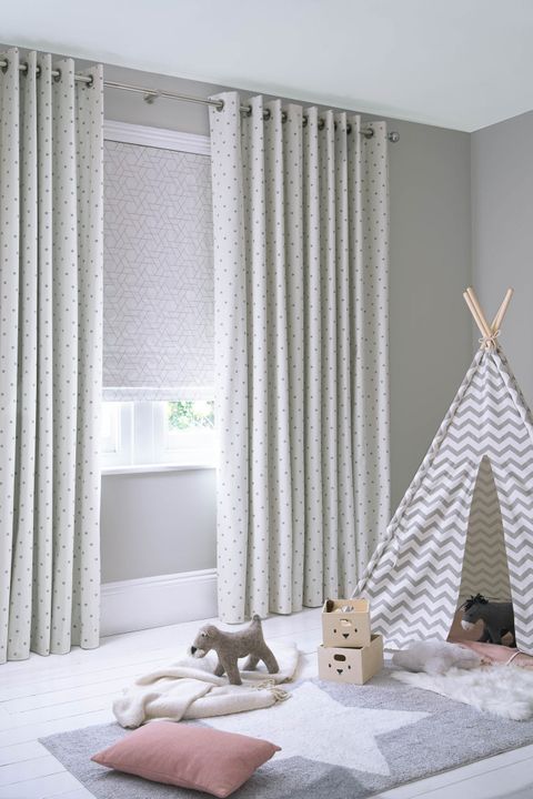 Polaris Ivory curtains and Jive Mallow Romans in a children's bedroom