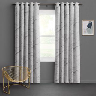 Curtain