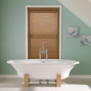 Wood Illusions Blind_Oakwood_Bathroom
