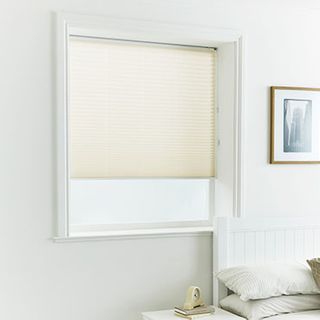 Pleated Blind_Alayna Natural_Roomset