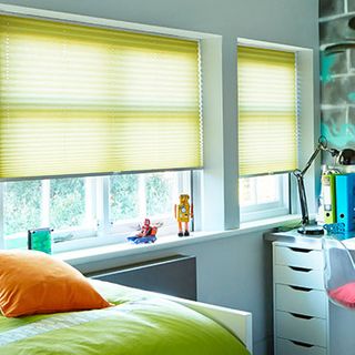 Pleated Blind_Crush Lemon_Roomset