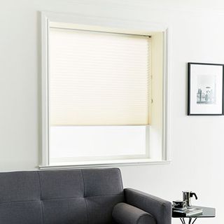 Pleated Blind_Kari Ivory_Roomset