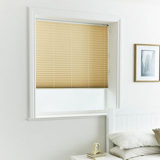 Pleated Blind_Lanbury Cream_Roomset