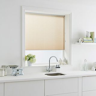 Pleated Blind_Sasso Natural_Roomset