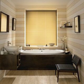 Light Aluwood American Elm Venetian blinds in a cosy bathroom
