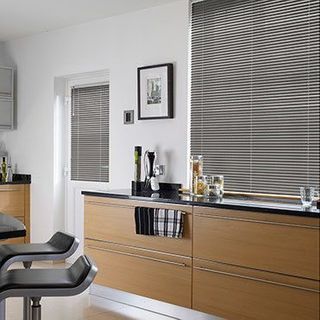 Venetian Blind_Sheer Luxury Silver Pitch_Roomset