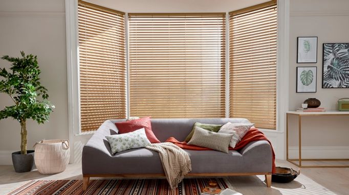 Oakwood-Faux-Wood-blinds-living-room