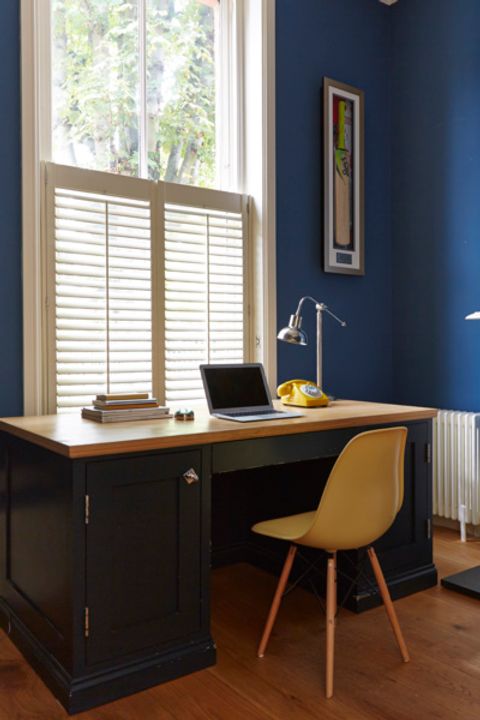 Café-style shutters in Extra White from the Craftwood range.