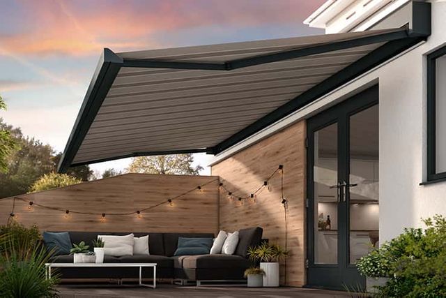 Top Tips For Choosing A Garden Awning Hillarys