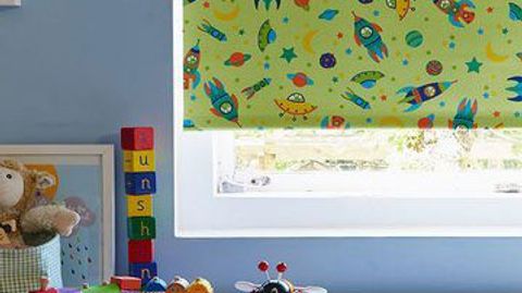 Roller Blind_To The Moon Bright Green_Childrens Bedroom