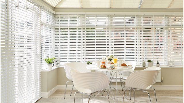 white blinds for windows