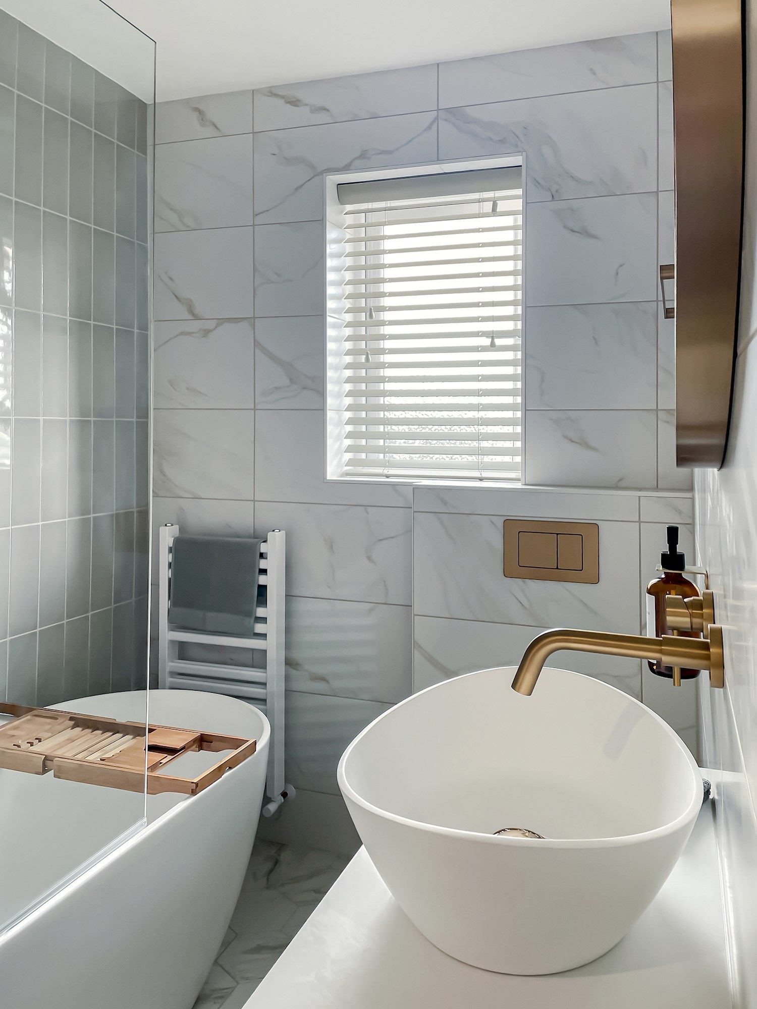 Bathroom roller deals blinds