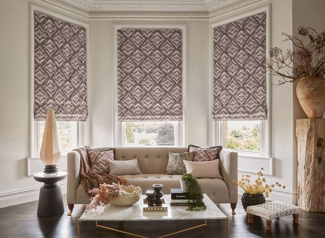 harkness vapour roman blinds in lounge