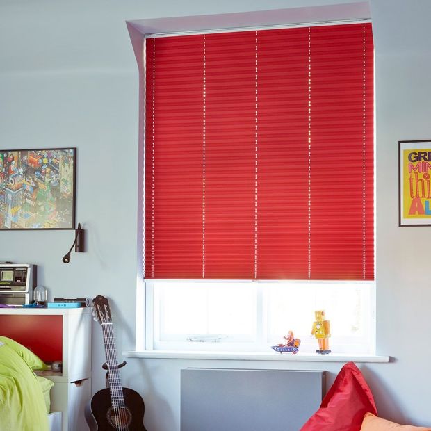 lanbury blackout crimson red pleated blinds in childs bedroom