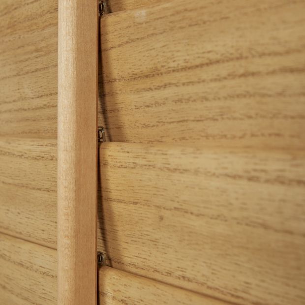 montana oak custom west shutters close up of slats and tilt rod