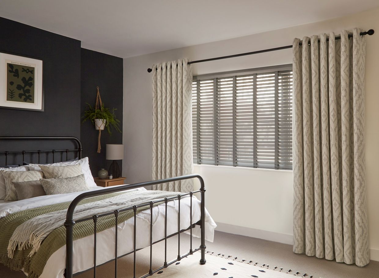 Short Windows 5 Curtain Ideas for a Small Window - Hillarys