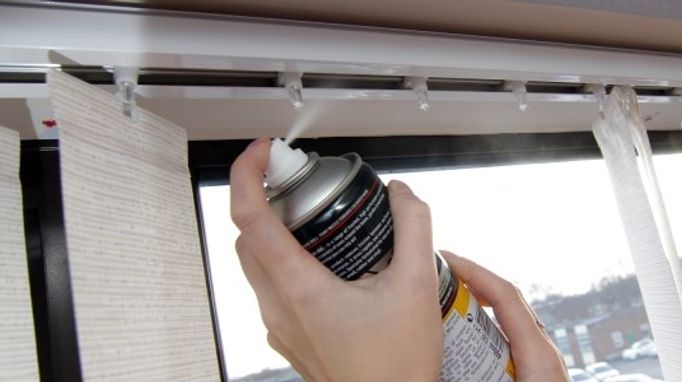 Use silicone spray to clean headrail