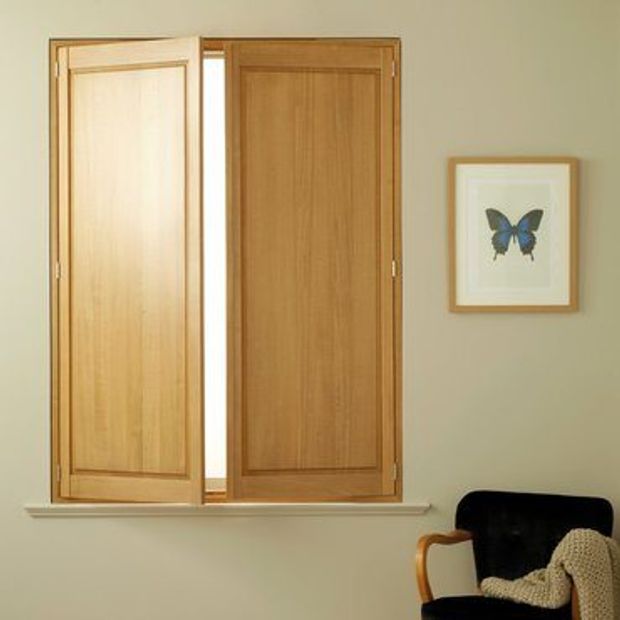 Roomset---golden-oak-shutter